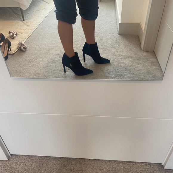 Stuart Weitzman Velvet Booties - Picture 4 of 5